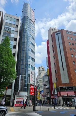 Les coins cassés sont dus aux règles d'urbanisme.
