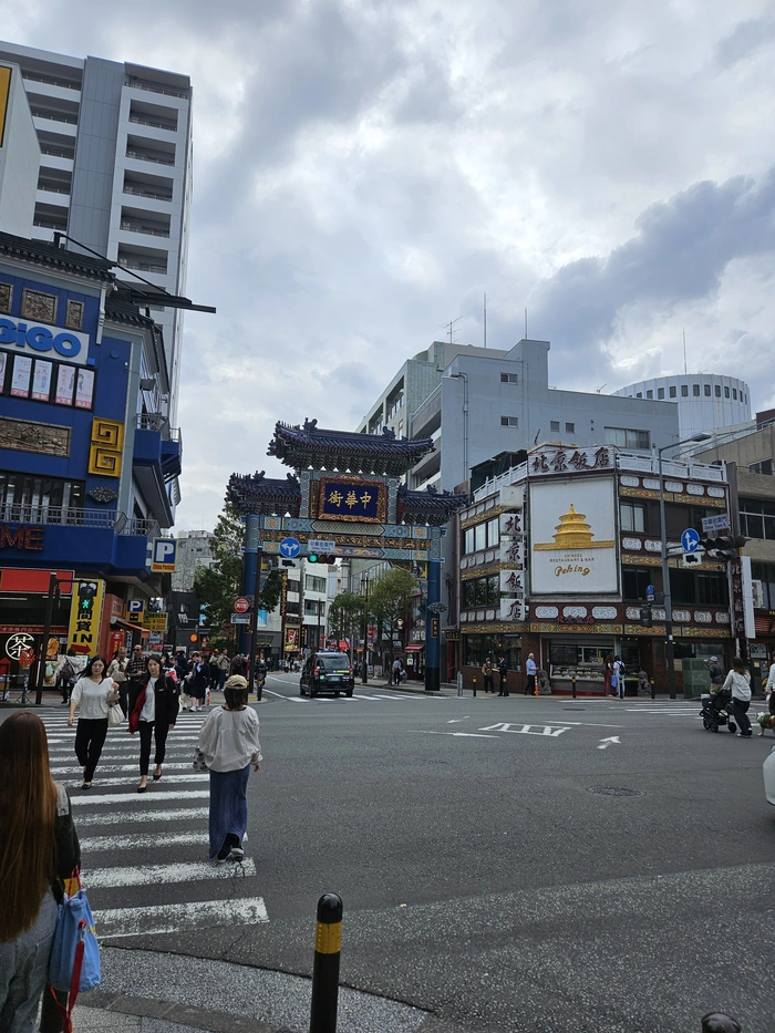 Chinatown de Yokohama.
Héritage des concessions étrangères (les marchands s'installaient dans un quartier étranger désigné)