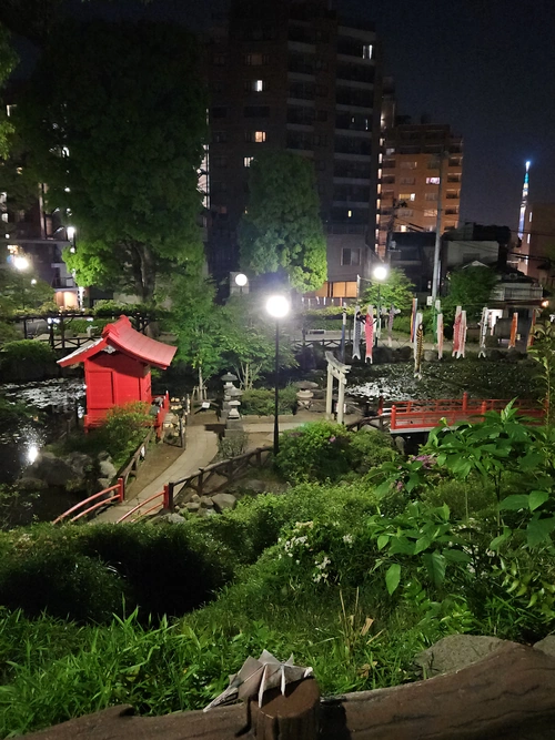 Sudō Kōen, encore, mini-parc préféré des mini-stégosaures.