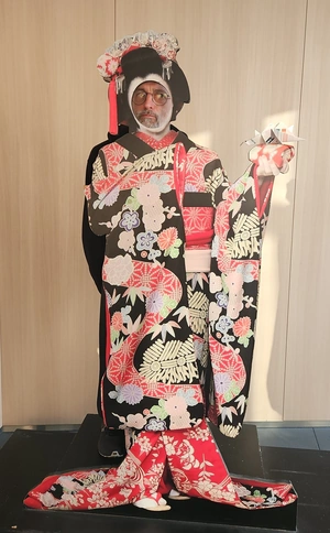 Avec H, on se lance dans le kabuki