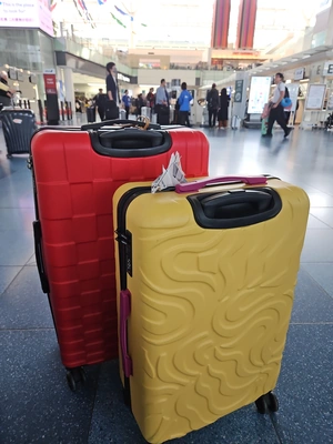 Nos 2 valises de loot réglementaires.